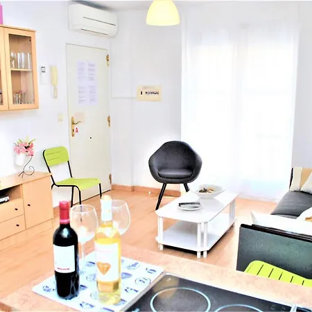 Apartment Small Building With 2 Malaga