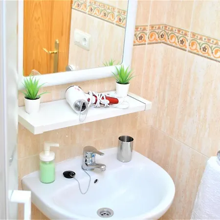 Apartment Small Building With 2 Malaga
