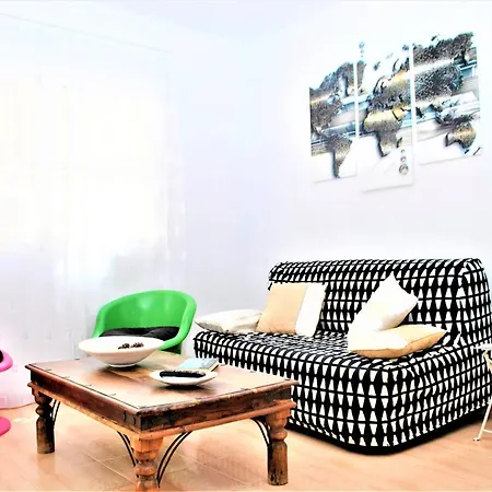 Apartment Small Building With 2 Malaga